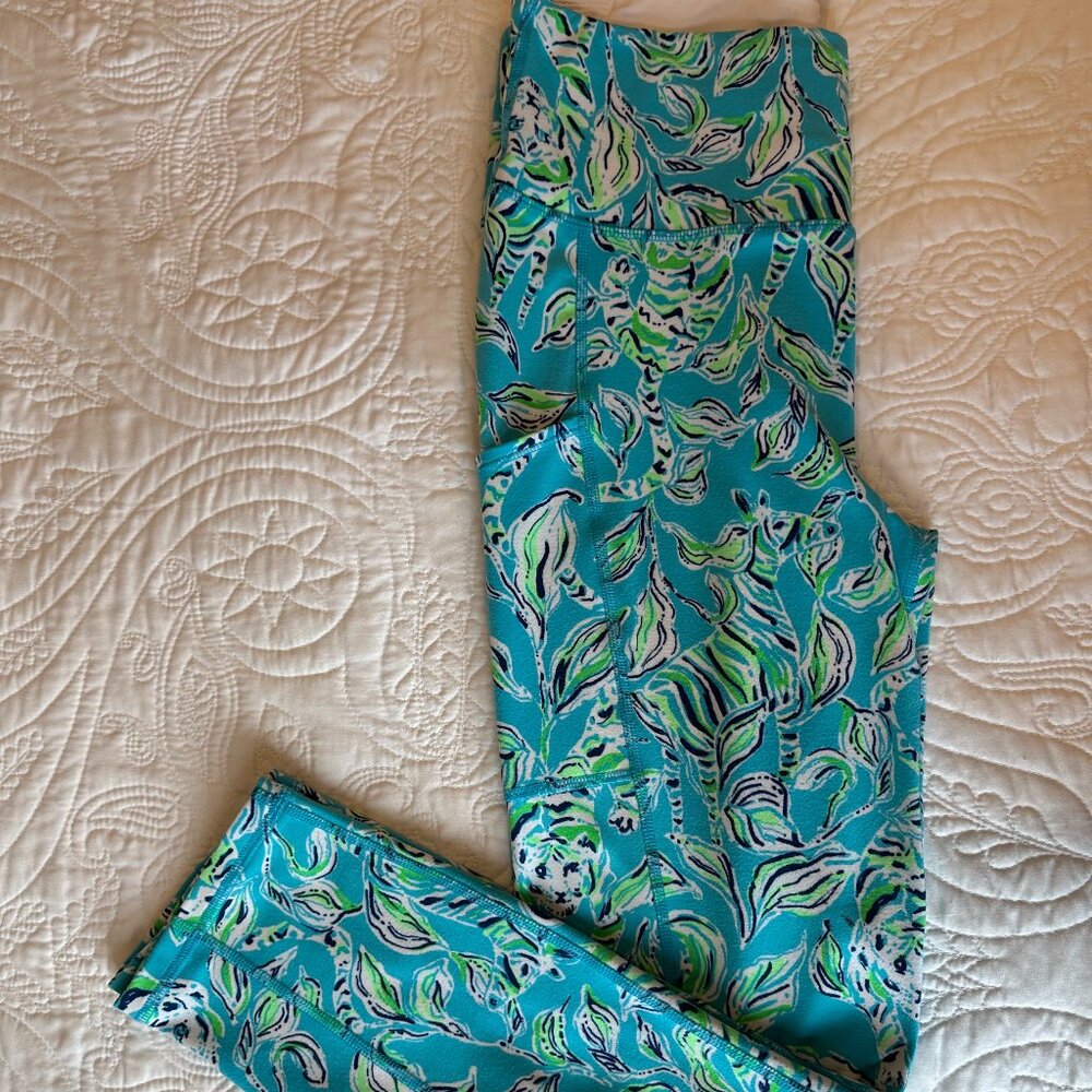 EUC Lilly Pulitzer Luxletic Weekender High Rise Midi Legging in Outta Line - M